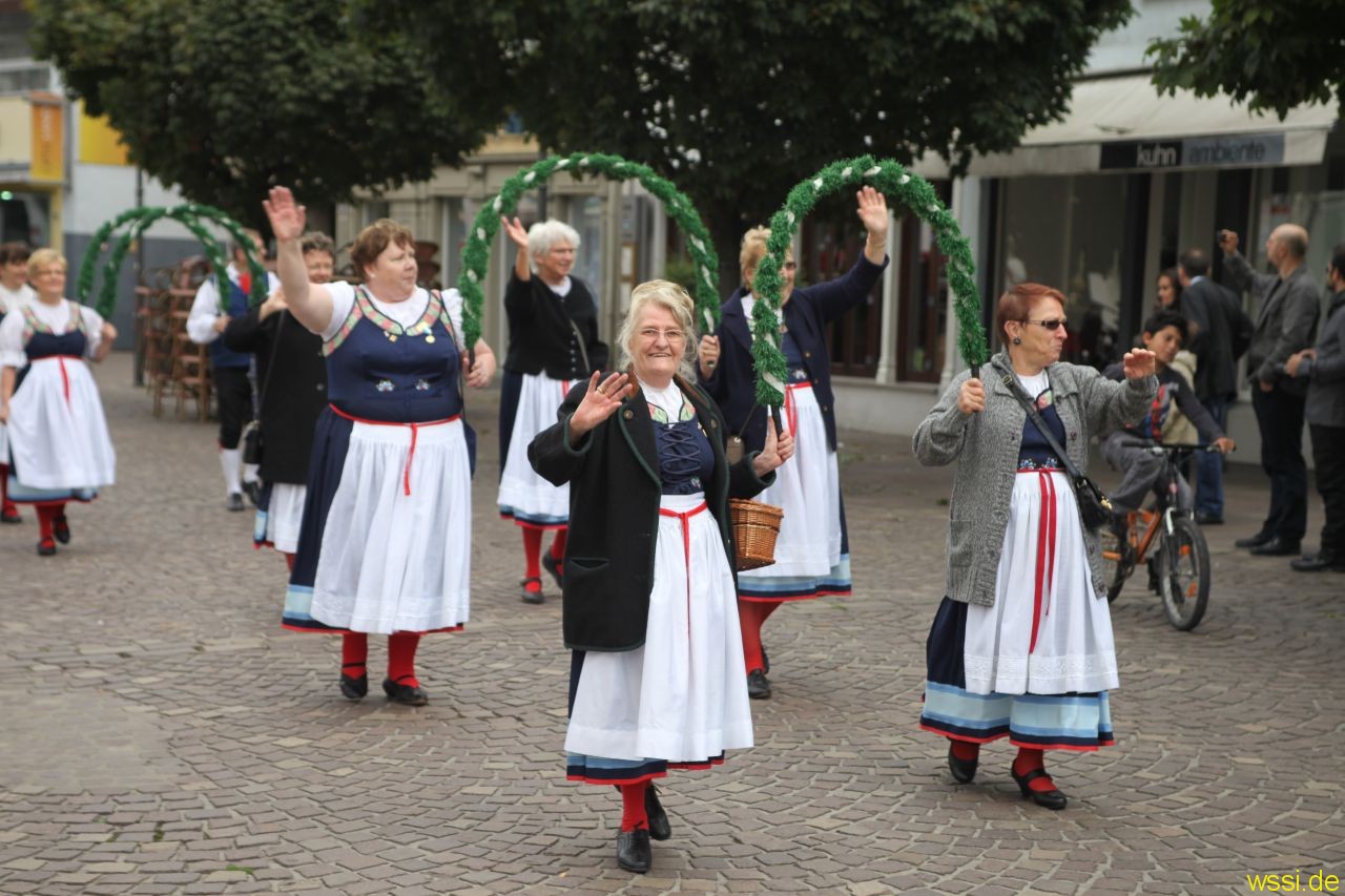 Trachtenumzug anlässlich des 11. Saarländischen Oktoberfestes in St. Ingbert