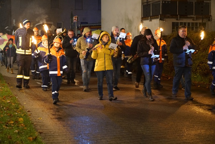 Trotz Nieselregens: Gelungener Martinsumzug in Oberwürzbach