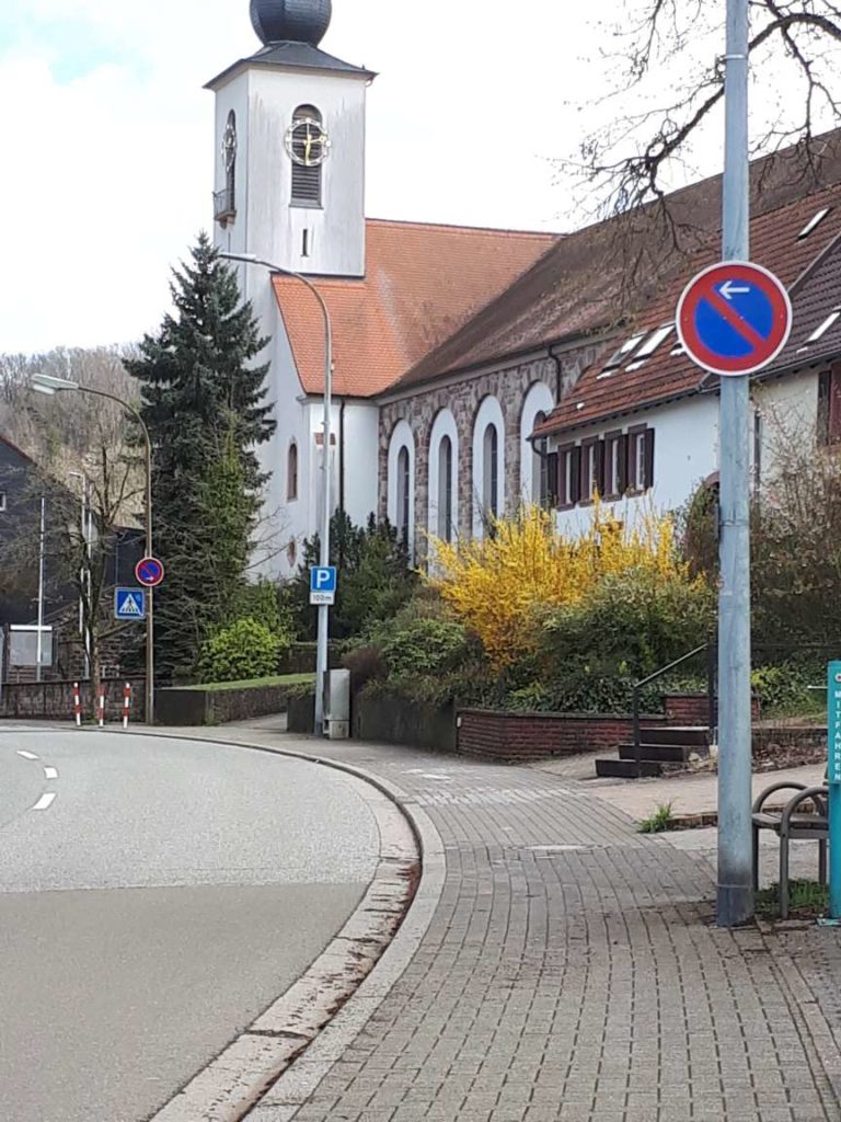 Parkverbot in der Hauptstraße in Oberwürzbach