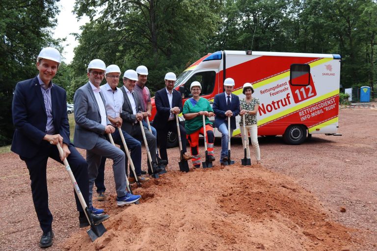 Spatenstich für die neue Rettungswache am Kreiskrankenhaus