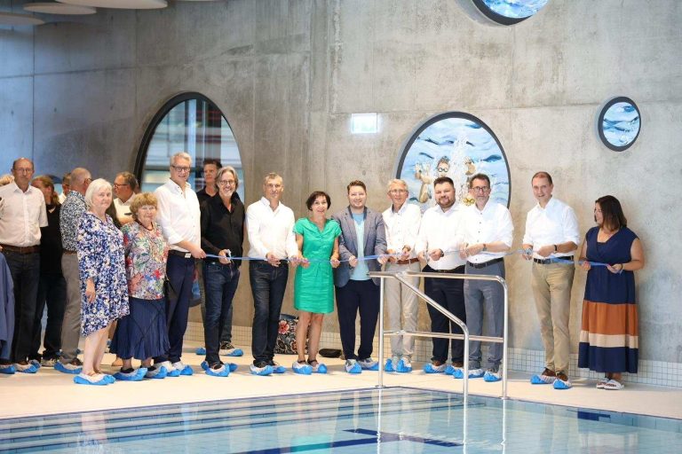 Erweitertes Hallenbad und Lehrschwimmbecken im St. Ingberter blau feierlich eröffnet