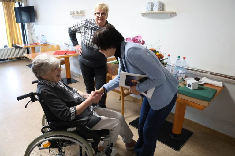 St. Ingberterin Elisabeth Weinheimer feiert 103. Geburtstag