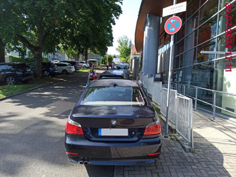 Verkehrswidriges Parken am St. Ingberter Freibad „das blau“ wird mit Geldbußen geahndet