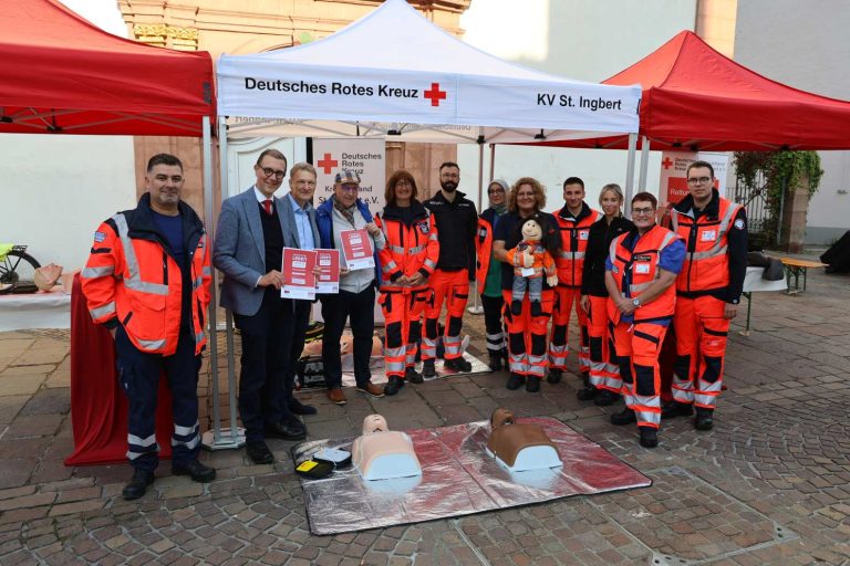 Erfolgreiche Aktionsveranstaltung zur „Woche der Wiederbelebung“ in der St. Ingberter Fußgängerzone