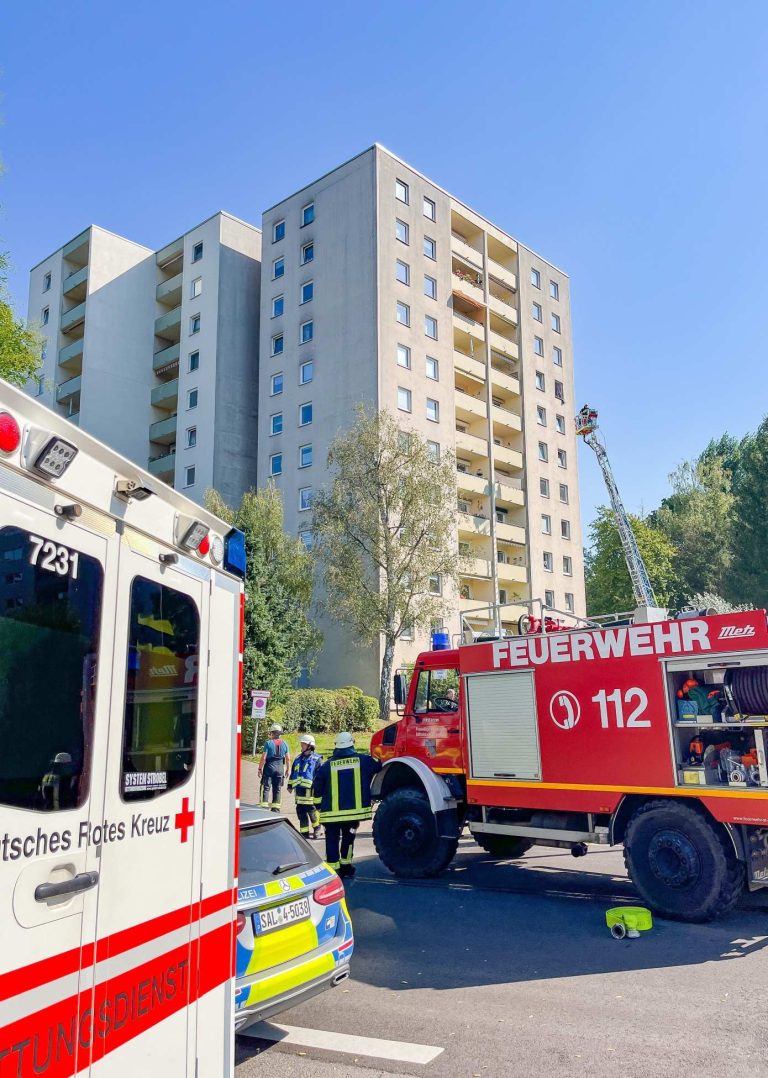 Großeinsatz der Rettungskräfte in St. Ingbert – Brand in Hochhaus erfolgreich bekämpft